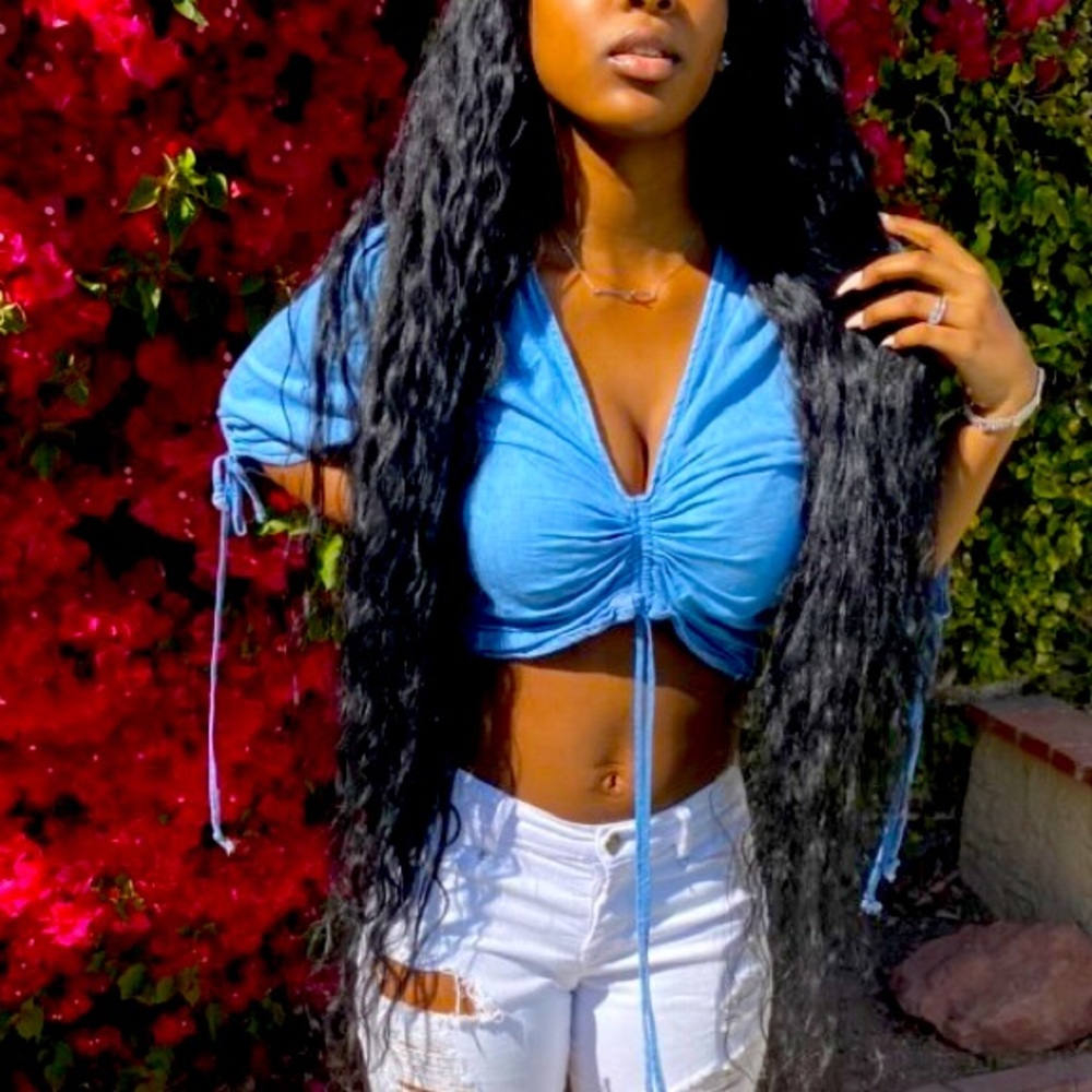 Gril Krazy Crop top 😍 Size: M  Color: Carolina Blue Vintage Style